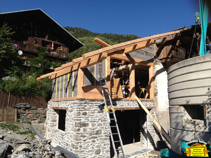 Réalisations d'extension de maison à Bourg St Maurice par Julien Fournier