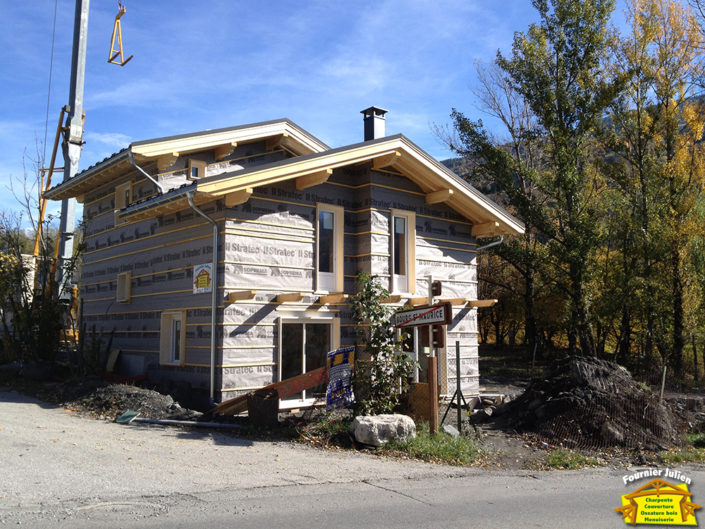 Maison en ossature bois réalisé par Julien Fournier charpentier à Bourg St Maurice