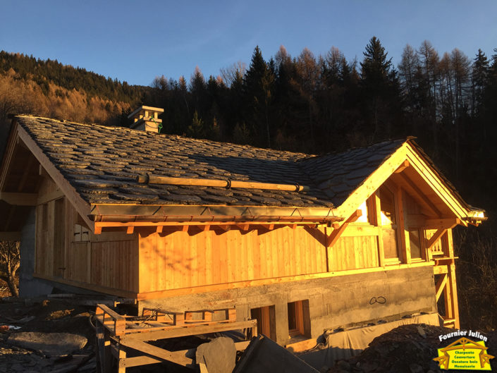 Julien Fournier charpente, réalisation de maison avec poteau en poutre à Bourg St Maurice