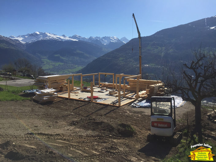 Julien Fournier charpente, réalisation de maison avec poteau en poutre à Bourg St Maurice